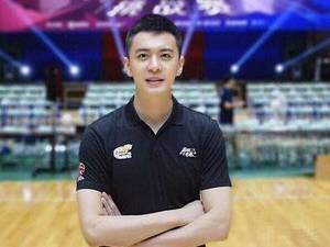 毒奶先行！辽篮主帅杨鸣赛前采访花式吹浙江男篮