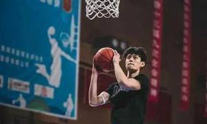 曾凡博：完成CBA注册手续，加盟NBA发展联盟点火队