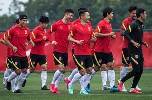 记者赵宇:国足33名球员全部西征,26日凌晨包机前往多哈