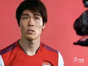 根据官方消息，阿森纳引进日本后卫富安健洋