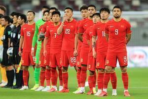 赵震:国足对阵日本不能摆大巴,中场开始一定要和他绞杀