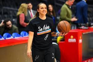 W<a href='https://https://www.10339.com/lanqiuzhibo/NBA/' title='NBA'><span style='color:#3498db'>NBA</span></a>历史25大最伟大球员：<a href='https://https://www.10339.com/shipin/maci/' title='马刺'><span style='color:#3498db'>马刺</span></a>助教哈蒙入选 现役有10人在列
