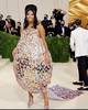 灯球造型~ 科比大女儿娜塔莉娅出席Met Gala