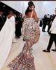 灯球造型~ 科比大女儿娜塔莉娅出席Met Gala