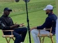 Two GOATs!库里参与高尔夫转播 期间偶遇乔丹