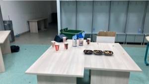 图片报：提前锁定世界杯门票，<a href='https://https://www.10339.com/zuqiuzhibo/deguo/' title='德国'><span style='color:#3498db'>德国</span></a>球员赛后在更衣室喝可乐庆祝