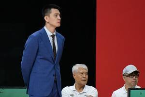 杨鸣:队内最大的问题是伤病 郭艾伦&吴昌泽&刘志轩都有伤在身