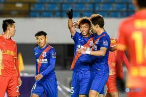 半场-赵明剑助攻杨旭头球射门以1-0领先申花,四川