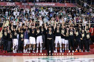 新京报：CBA新赛季前仅1队注册外援 辽粤浙仍是争冠热门