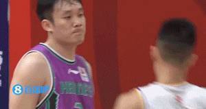 三分3中3！丁彦雨航登场半节比赛已经砍下11分！