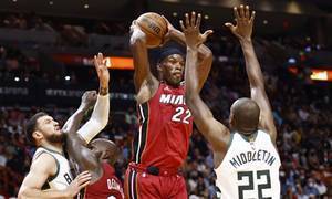 NBA-巴特勒21分,字母哥15分(10分,热火主场42分的士兵雄鹿