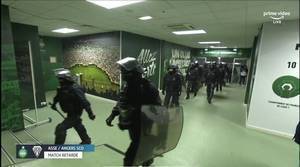 现场浓烟滚滚,法甲圣埃蒂安vs昂热推迟一个小时开始