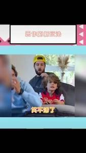 表情逐渐凝固!当阿森纳小球迷被恶作剧整蛊