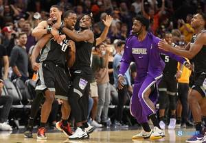 哈里伯顿谈到巴恩斯的绝杀:从得到球的那一刻起就知道那个球会进入