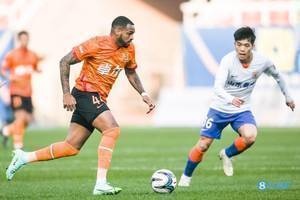 半场-孙准浩中框德尔加多屡失机 山东泰山暂0-0武汉队