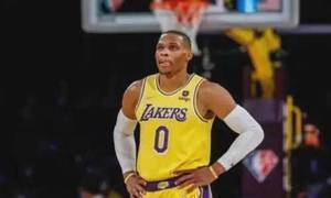 尴尬的数据，韦斯特布鲁克成为NBA历史上包括失误在内的4组第一人