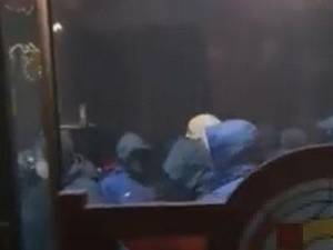 火药味十足!曼联球迷遭遇亚特兰大球迷攻击
