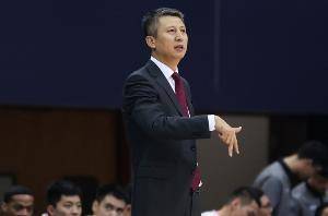 南都: CBA重新处罚广州男篮主教练郭士强裁判,再次引发争议