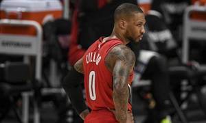 ESPN记者写了一篇分析拉德低迷原因的文章。 新主将比卢普斯试图转移球。