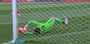 足协杯-奥斯卡助攻大四喜后冲突染红 海港5-1申花占先机