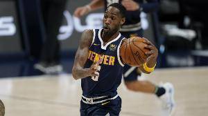 手感很热! 巴顿14中9位得到25分5板块6助攻3分射门9投7中
