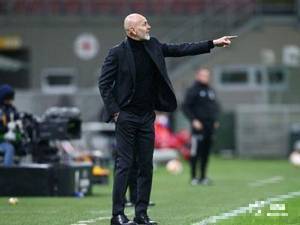 名记中提到，米兰将续约到皮奥里导演和2024年