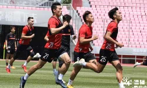 河北队全体员工：想为俱乐部无偿工作。 在股权改革结束之前，