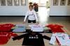 阿蒂荣誉室建设收到铁杆粉丝田文博捐赠的7件旧制服