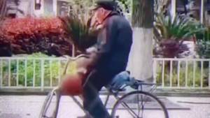 &ldquo;艾特出你认为球场上最拉垮的那个人&rdquo;