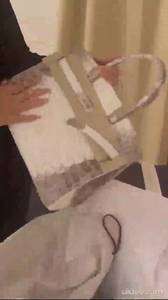 尼罗河鳄鱼皮+嵌245颗钻石!二弟给旺达送价值30万欧元爱马仕包