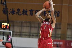宋翔：兰兹博格近期将来到中国加盟北控篮球