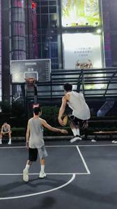 看过胯下扣篮但看过胯下投篮吗？