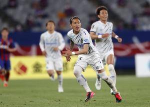 日本媒体:苏超凯尔特人正式报价日本中场井手口阳介,球员年末体检