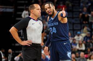 NBA官员:狄龙-布鲁克斯对裁判罚款2.5万美元