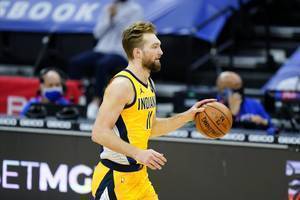 高效发挥!萨博尼斯13中9砍下24分10板7助 正负值+23全队最高
