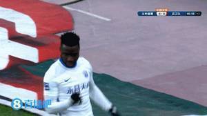首开纪录!上半场奥斯卡头球补时,沧州1-0武汉