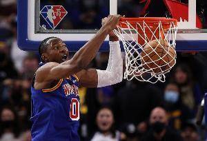 科尔:库明加和10年前的字母哥差不多 不太懂NBA