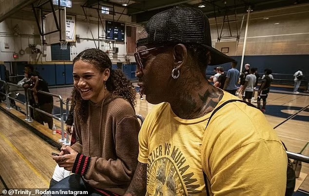 邮报:前NBA球星罗德曼的19岁女儿首次入选美国女足训练营