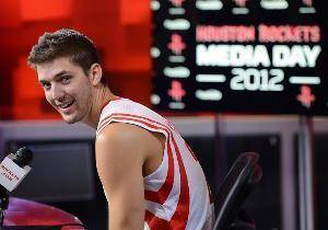 Shams：九年NBA老将钱德勒-帕森斯宣布退休