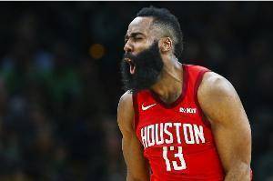 四年前的今天:哈登砍了60 10 11 NBA历史上唯一一次60 三双