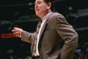 RIP!前NBA教练比尔-菲奇去世 享年87岁,绿军夺冠