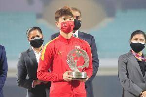 上海媒体:不要因为埋葬男子足球队而支持玫瑰 中国女子足球队需要接近欧洲,鼓励出国留学