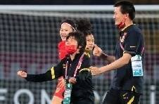 中国女足三球逆转夺冠:水庆霞的神奇换人 释放了脚下的技术优势