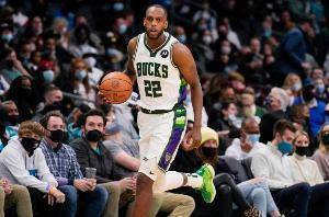 16 11 9！米德尔顿砍下了准三双，但感觉很冷，15中3吞下了战斗