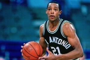 1986年的今天:阿尔文-罗伯逊得到NBA历史唯一抢断四双!