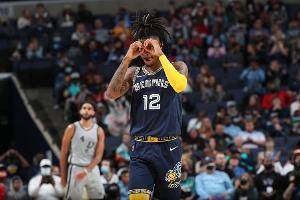 谁是现今NBA最炸裂的后卫?布克:莫兰特 他是球场上的蹦床