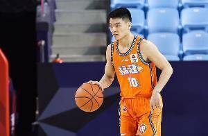 黎伊扬：随时做好上场的准备 找到空位时要坚决出手