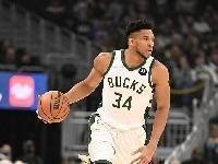 高效输出!字母哥仅出场28分钟 19中13&三分4中4 砍下39+7+7+3