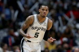 穆雷23投9中得到27分9板4助5断 力助主教练波波维奇登顶!