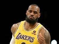 詹姆斯连续三场先后拿下50+&三双&50+ NBA历史第一